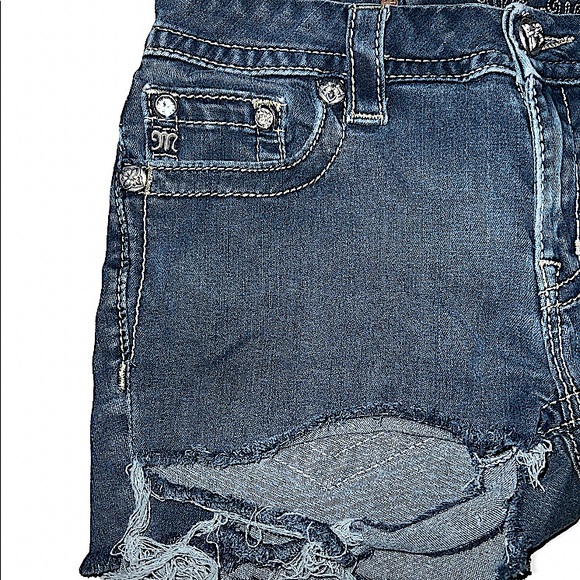 Girls Miss Me Curvy Skinny Denim Shorts (29) - Picture 3 of 8